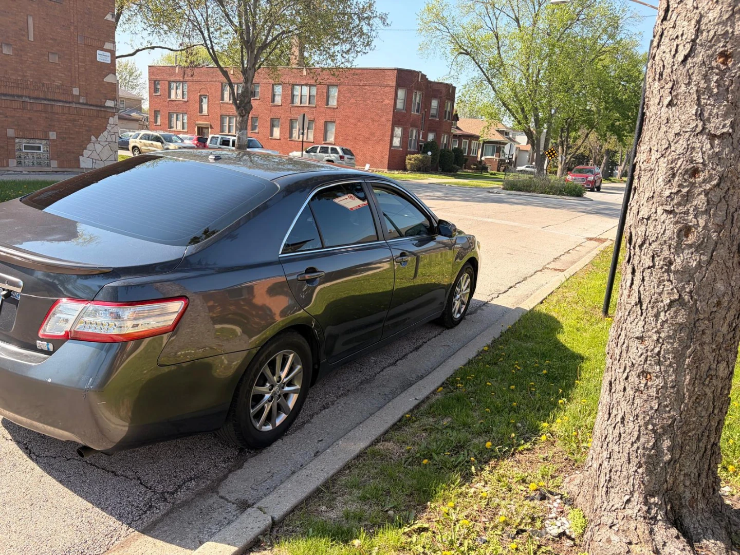 2011 Toyota Camry Hybrid Sedan - photo 4