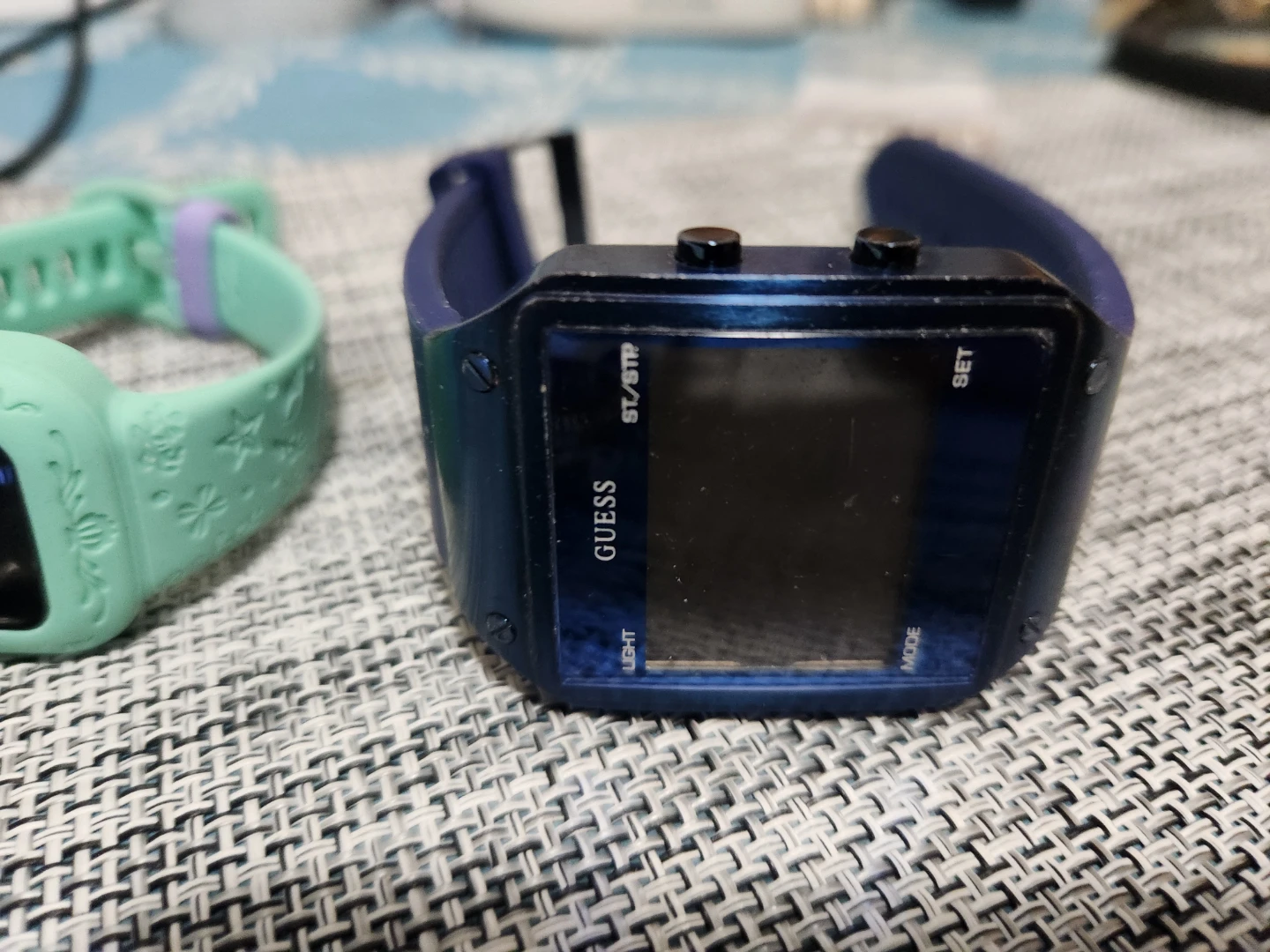 old watches all need batteries. Everything for $15 - photo 2