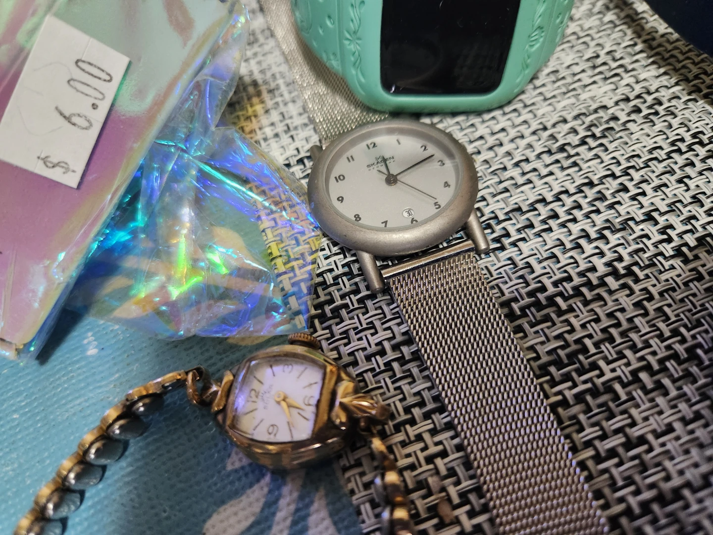 old watches all need batteries. Everything for $15 - photo 4
