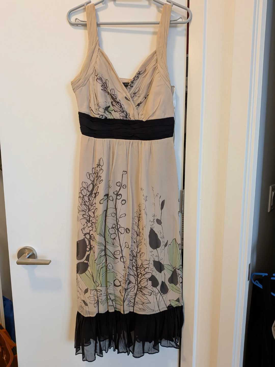 BCBGMAXAZRIA Beige Floral Dress Size 2