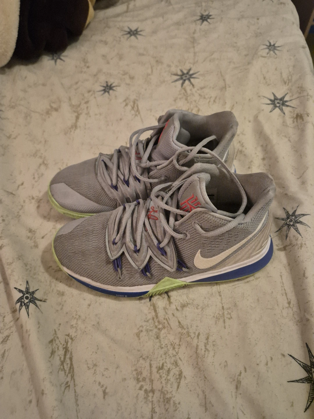 Obo Nike Kyrie 5 Basketball Shoes size 5y