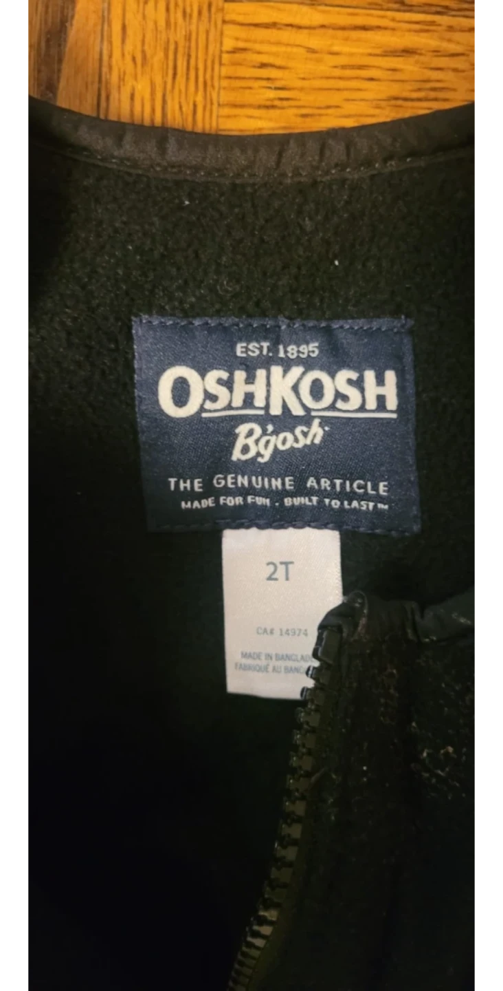OshKosh B'gosh Snowsuit - Size 2T - photo 2