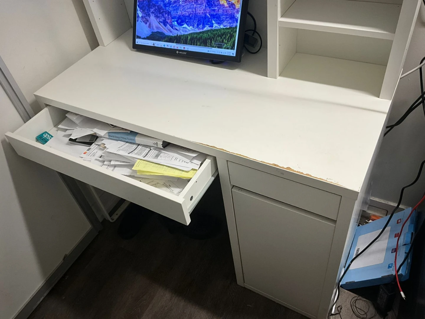 White Desk and Chair Combo - photo 3