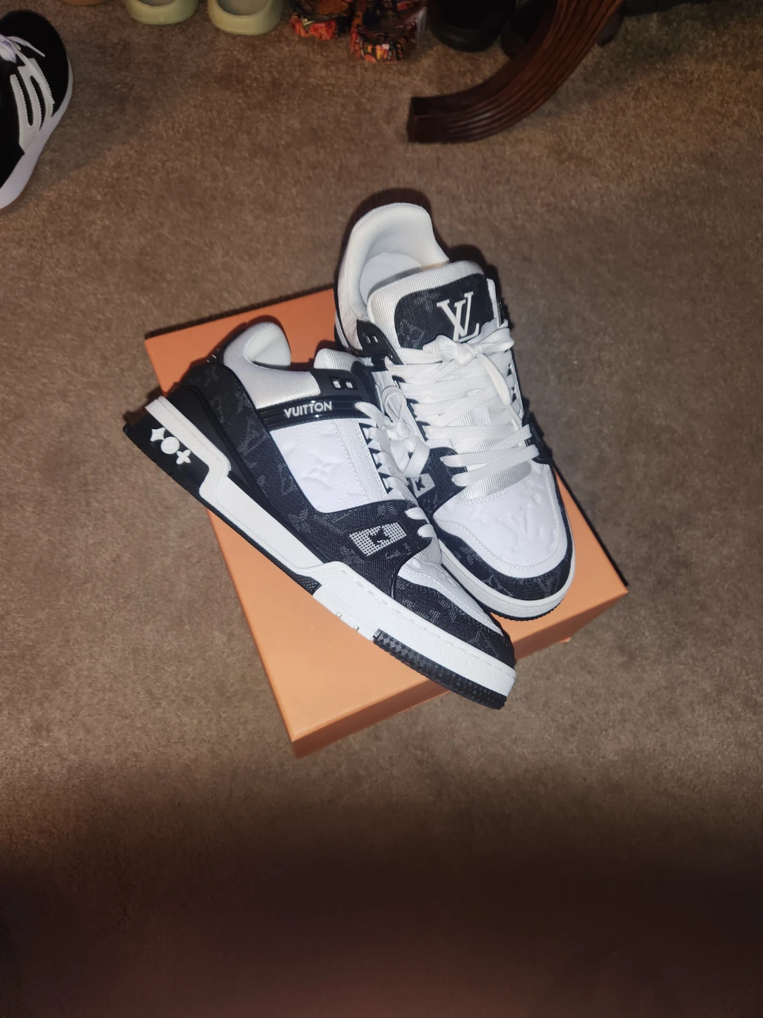 Louis Vuitton Sneakers - photo 2