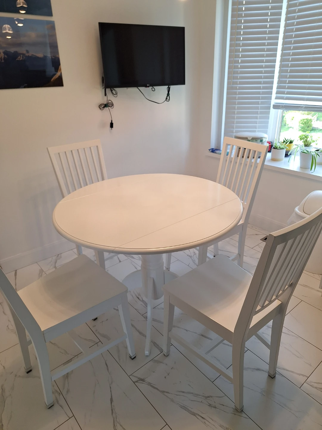 White Dining Set & 4 Chairs - photo 3