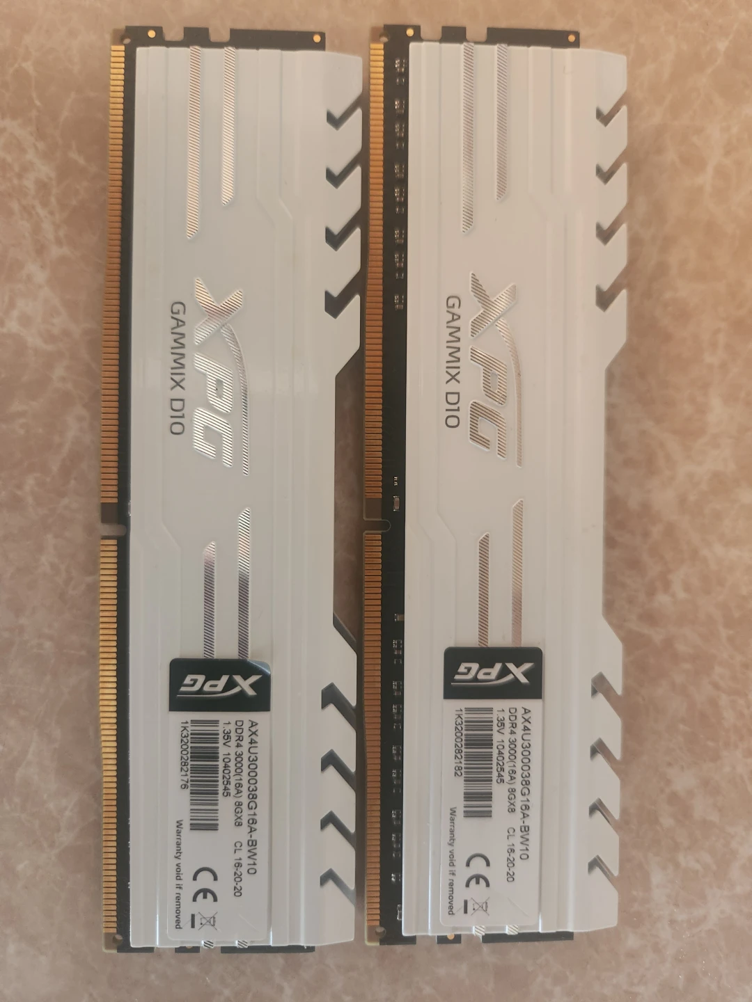 XPG GAMMIX D10 DDR4 3000MHz 16GB RAM (2x8GB) White
