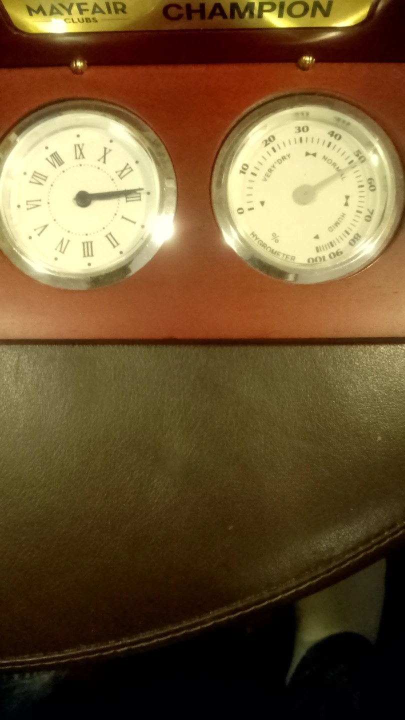Wooden Desk Clock and Hygrometer Set - photo 2