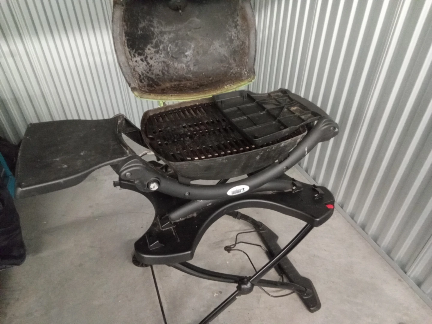 Weber Q1200 Portable Propane Grill - photo 2
