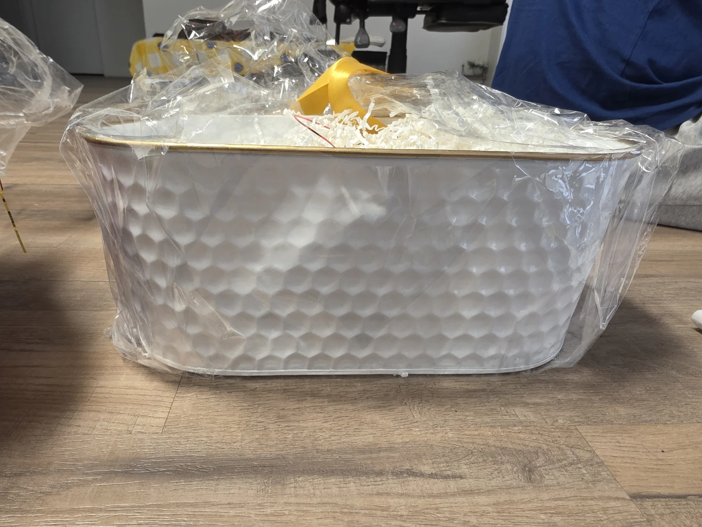 White Oval Textured Gift Basket with Gold Rim - photo 2