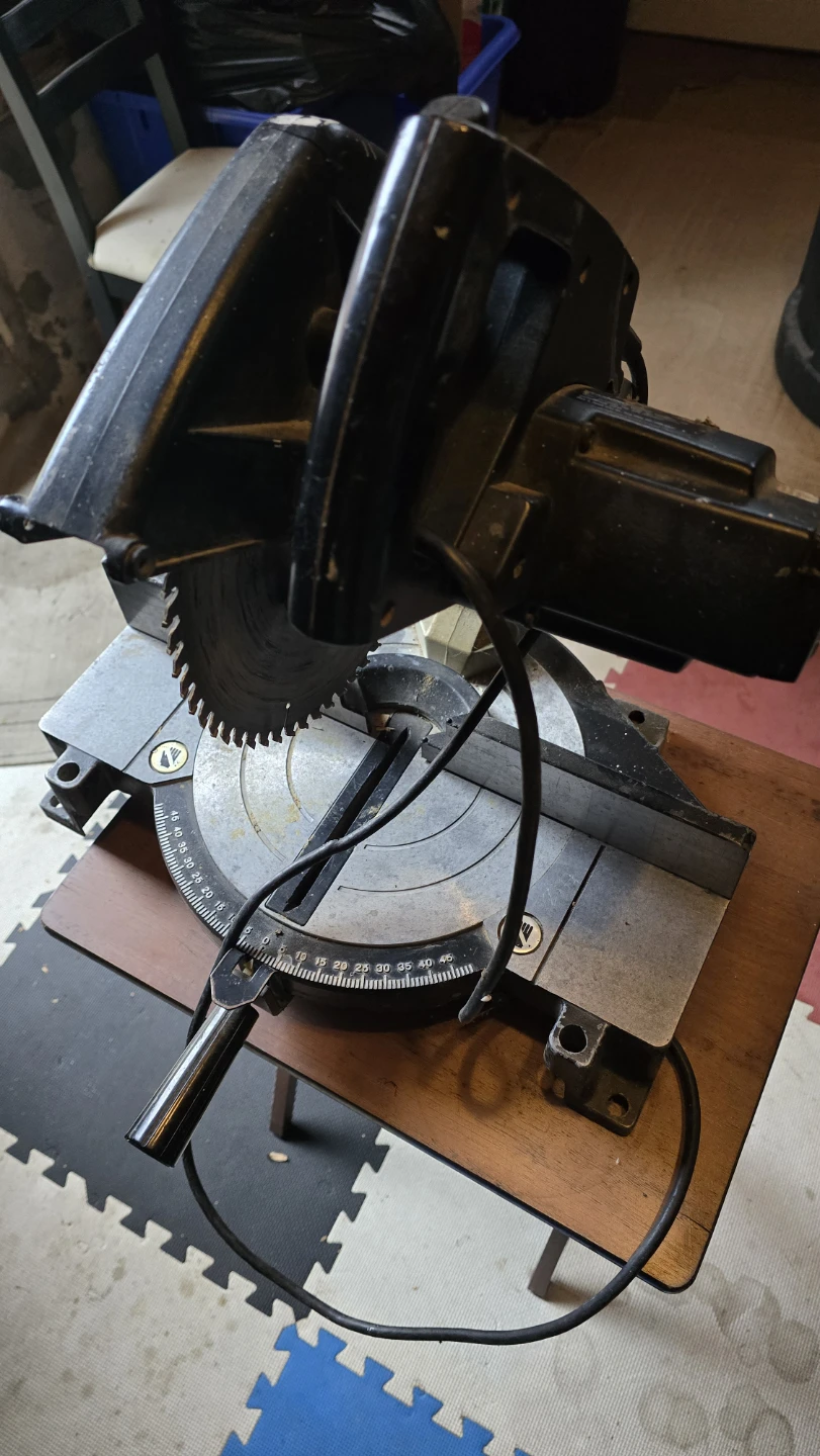 Power Miter Saw