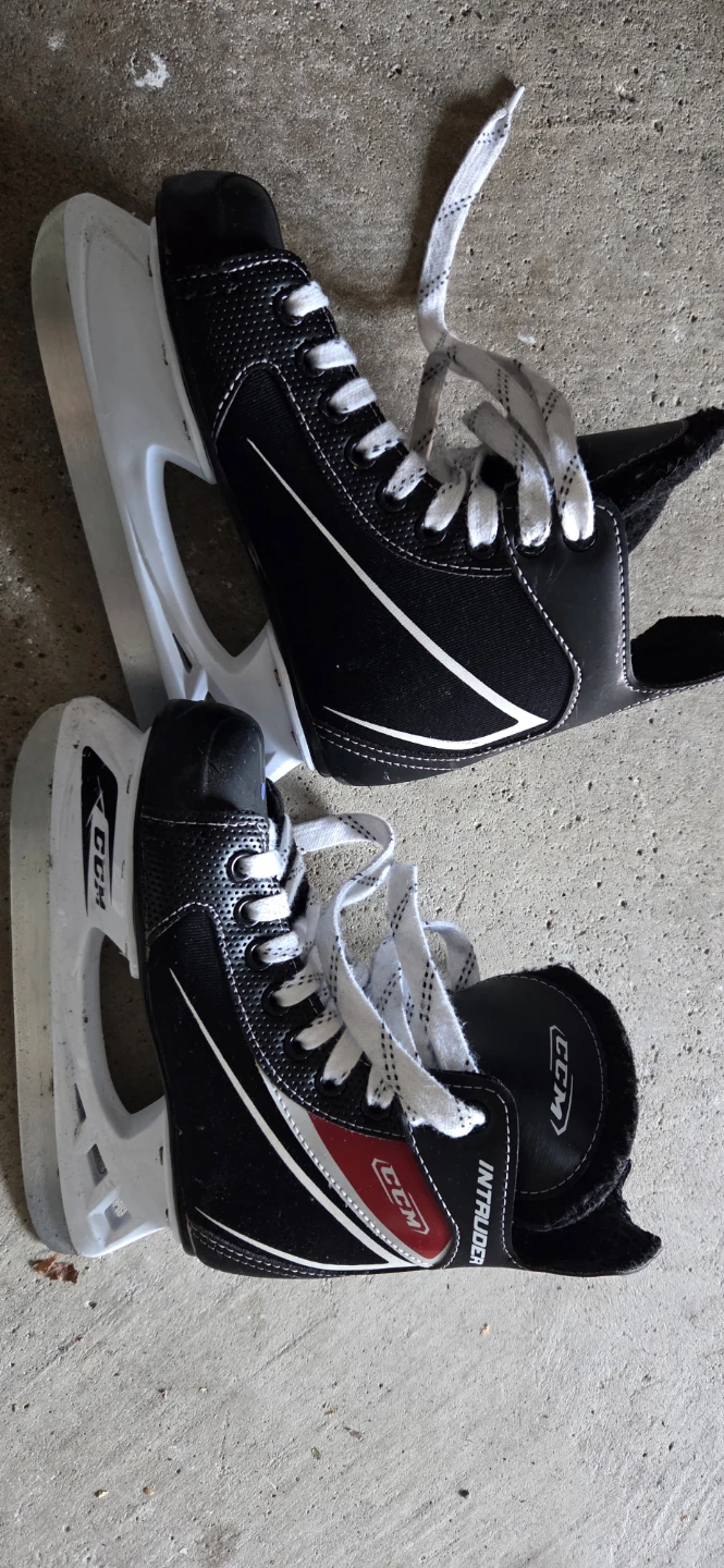 Kids CCM Intruder Hockey Skates