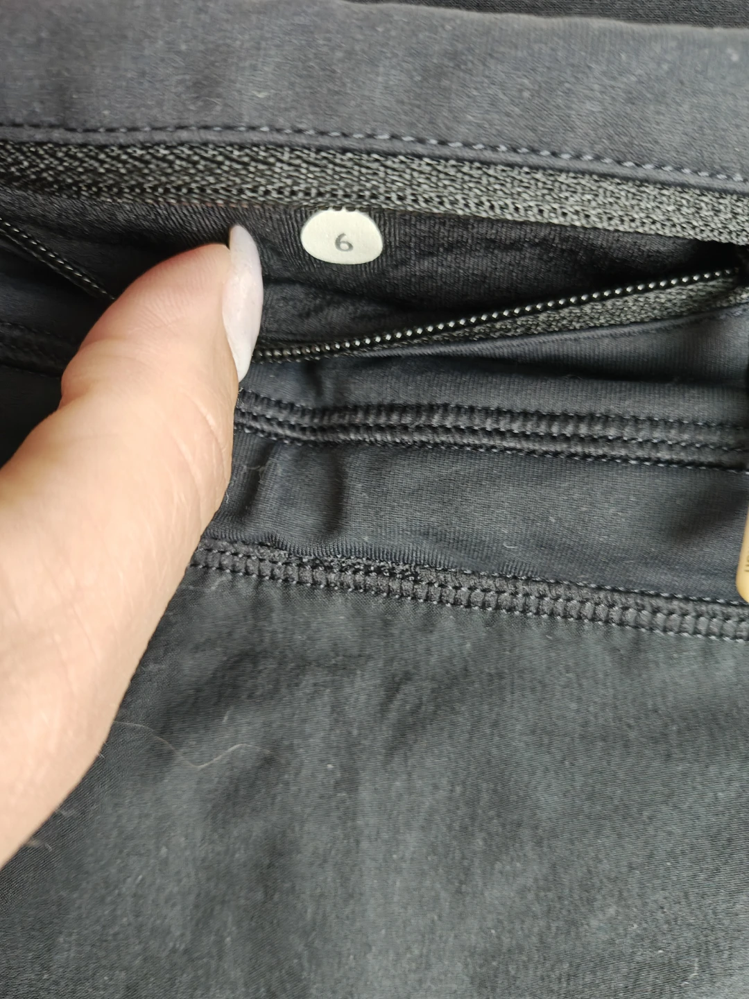Lululemon Black Running Skirt - Size 6 - photo 2