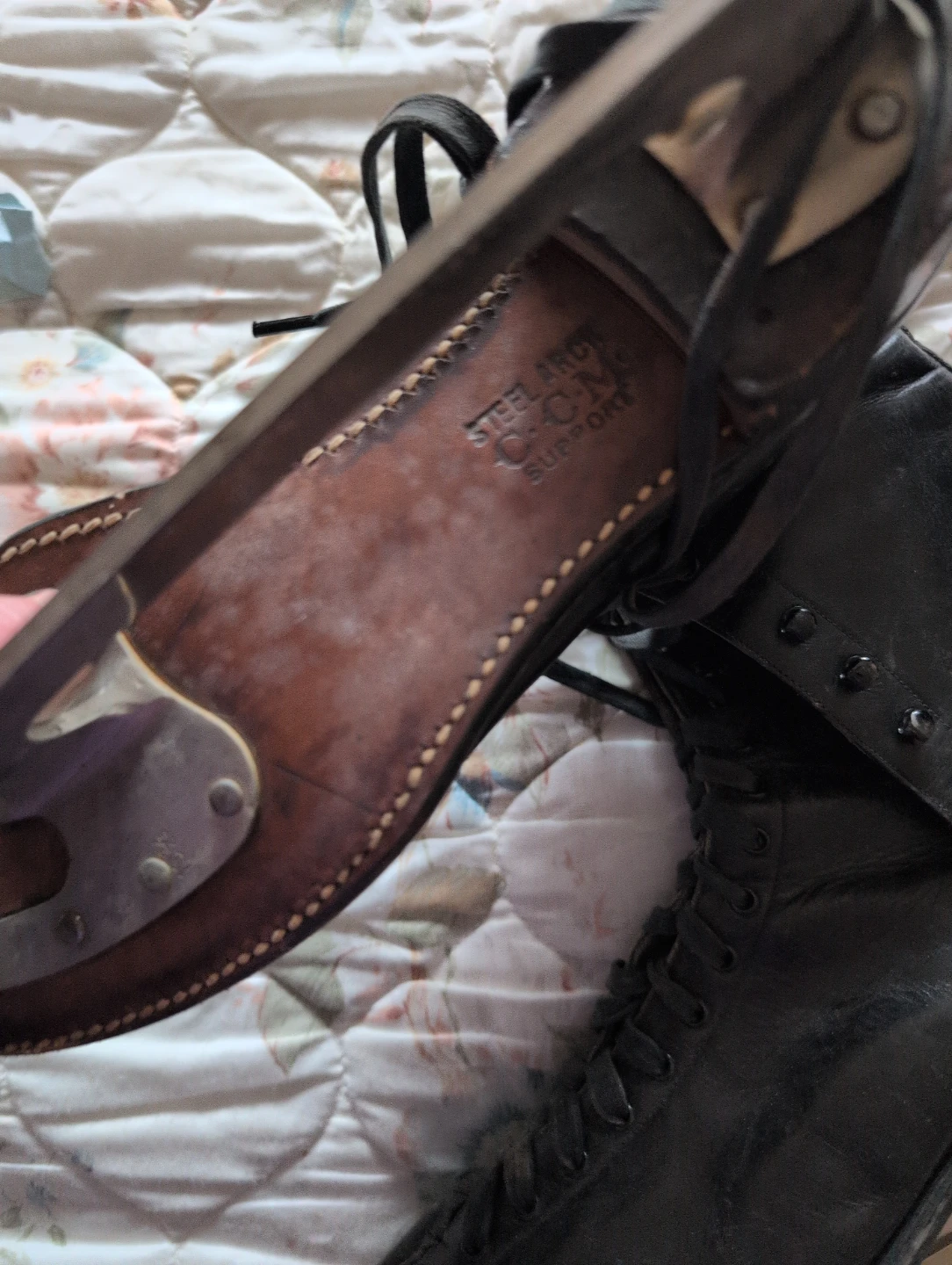 Vintage Leather Figure Skates - photo 4
