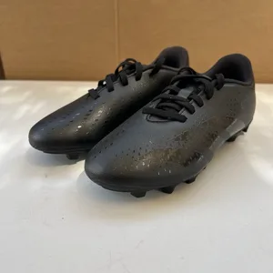 Buy and sell used "soccer shoes" in Toronto | Karrot Buy and sell used "soccer shoes" in Toronto | Karrot