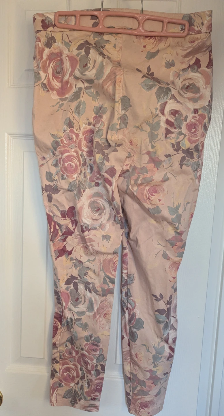 HUE Floral Print Pants Size L - photo 2