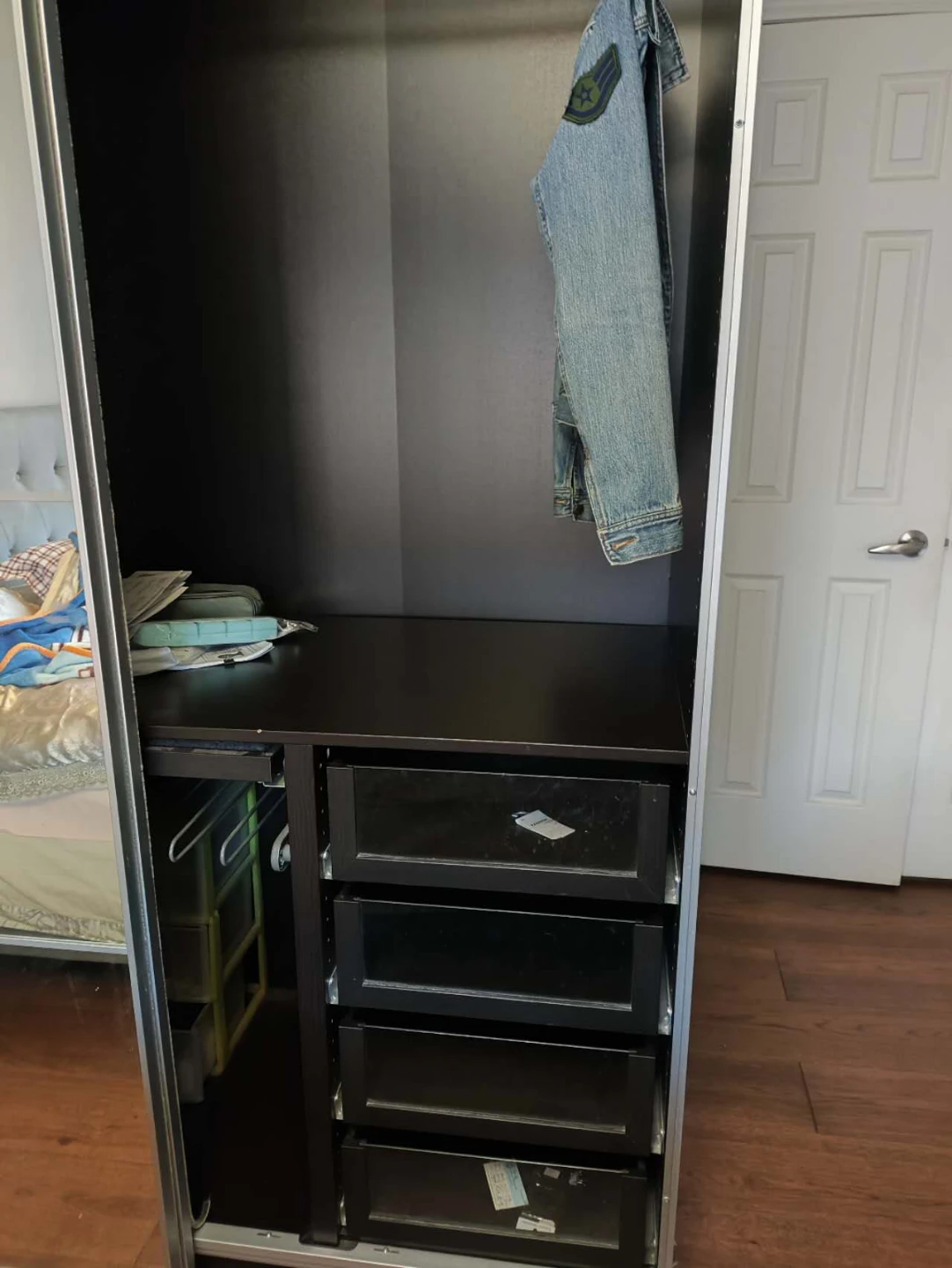 Sliding Mirror Door Wardrobe with Drawers