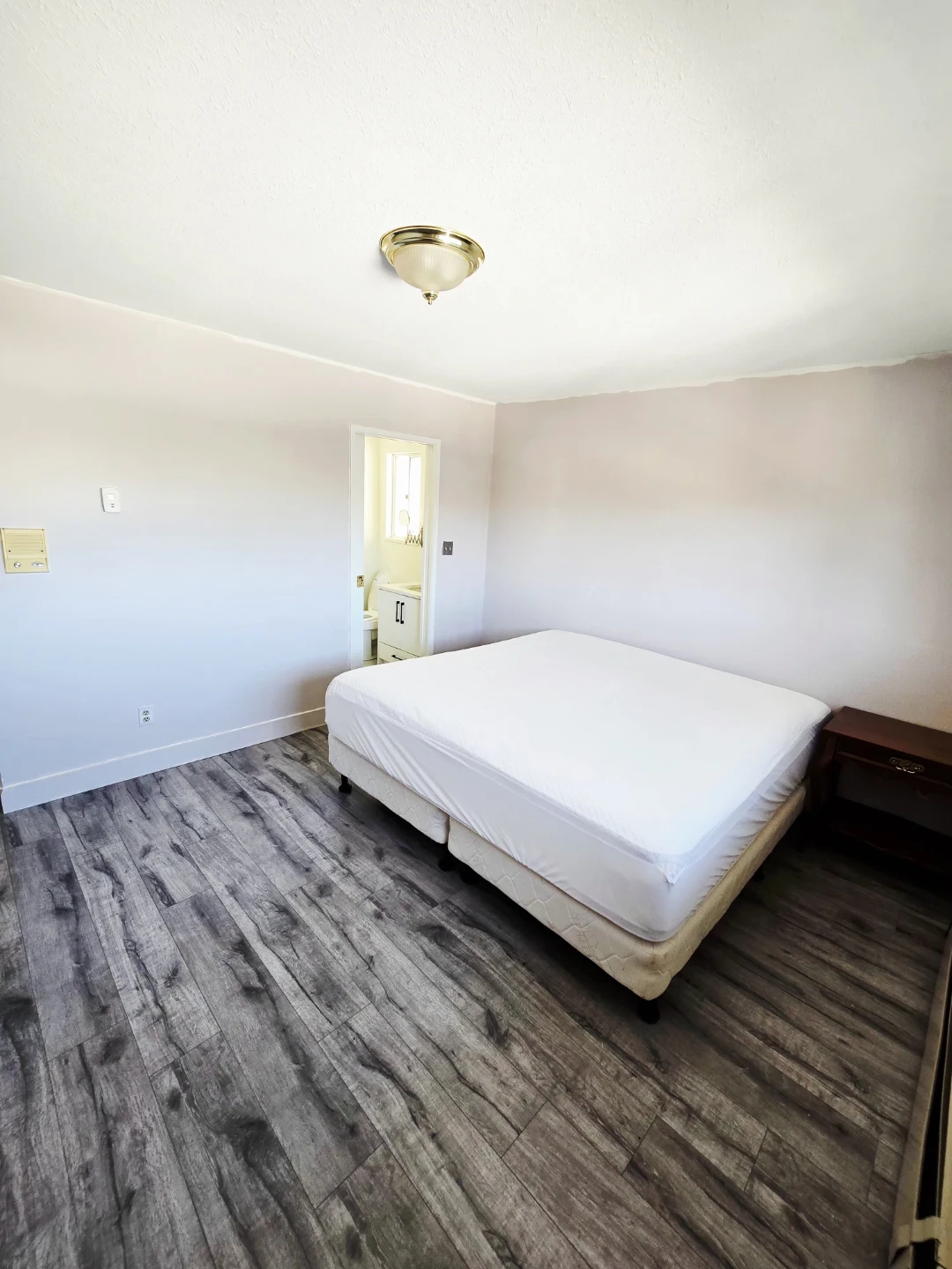 Per day or per month - room with private bathroom