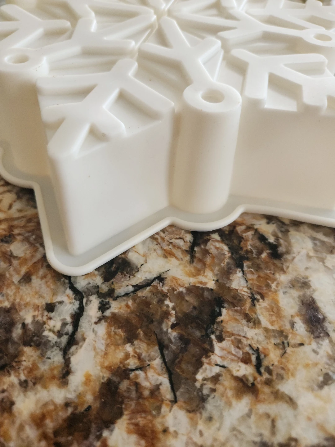 White Snowflake Silicone Cake/Baking Mold - photo 3