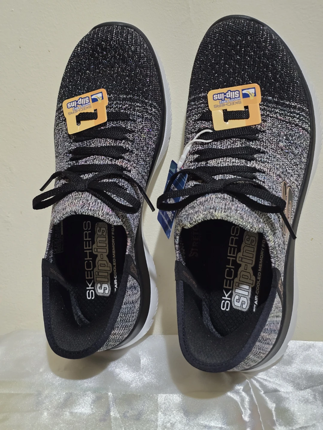 Skechers Hands Free Slip-ins - Size 8 - Black/Grey