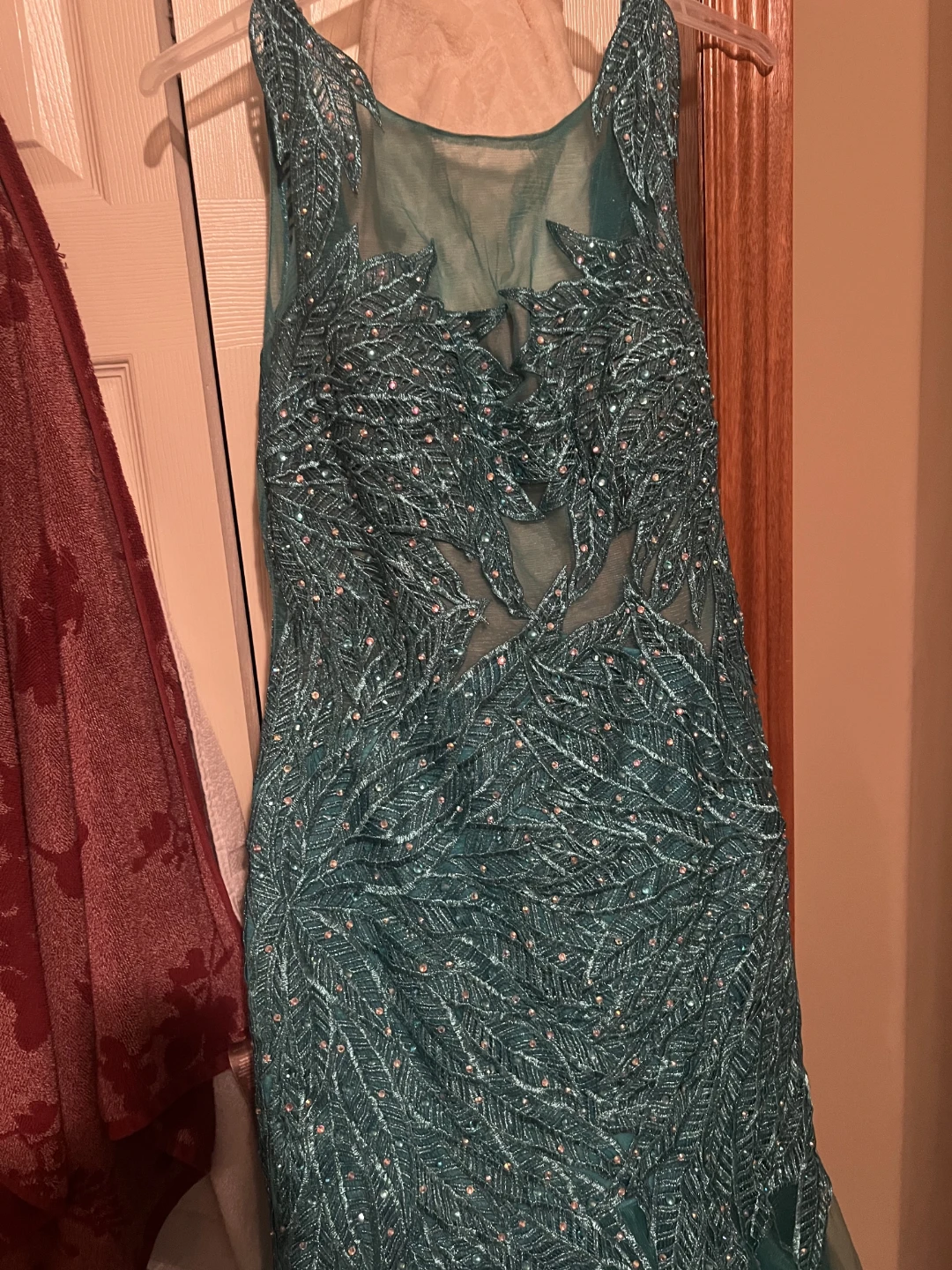 Emerald Green Sequin Feather Detail Gown - photo 2