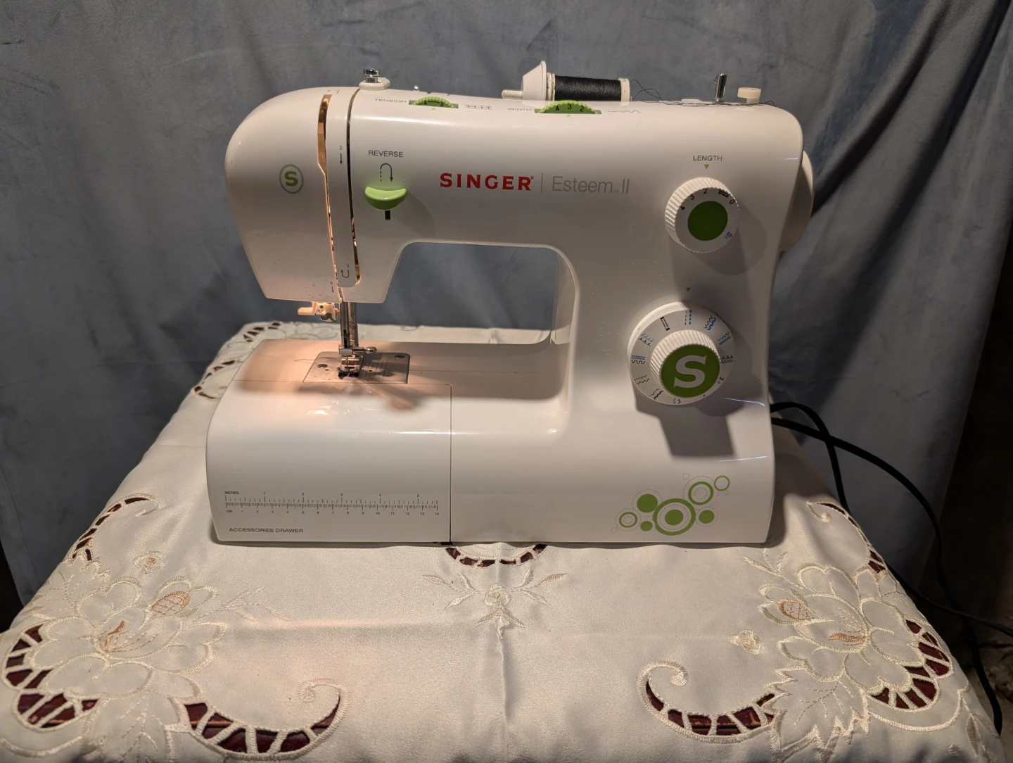Singer Esteem II Sewing Machine