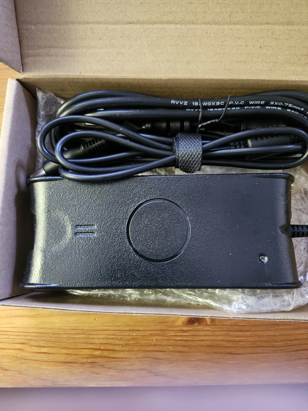 AC Adapter 90W Model: DL90195462