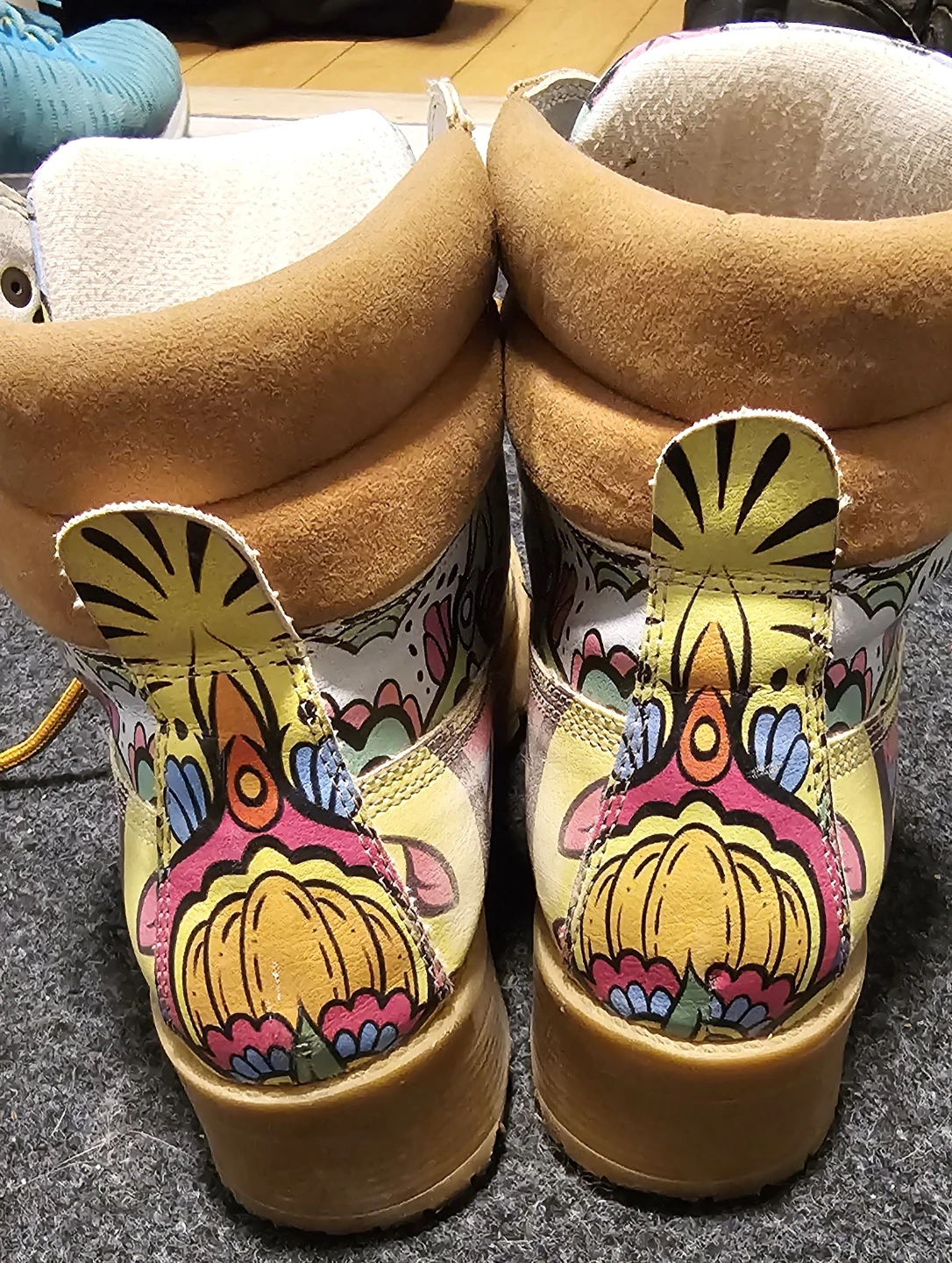 Lace-Up Boots Size 7 - photo 3
