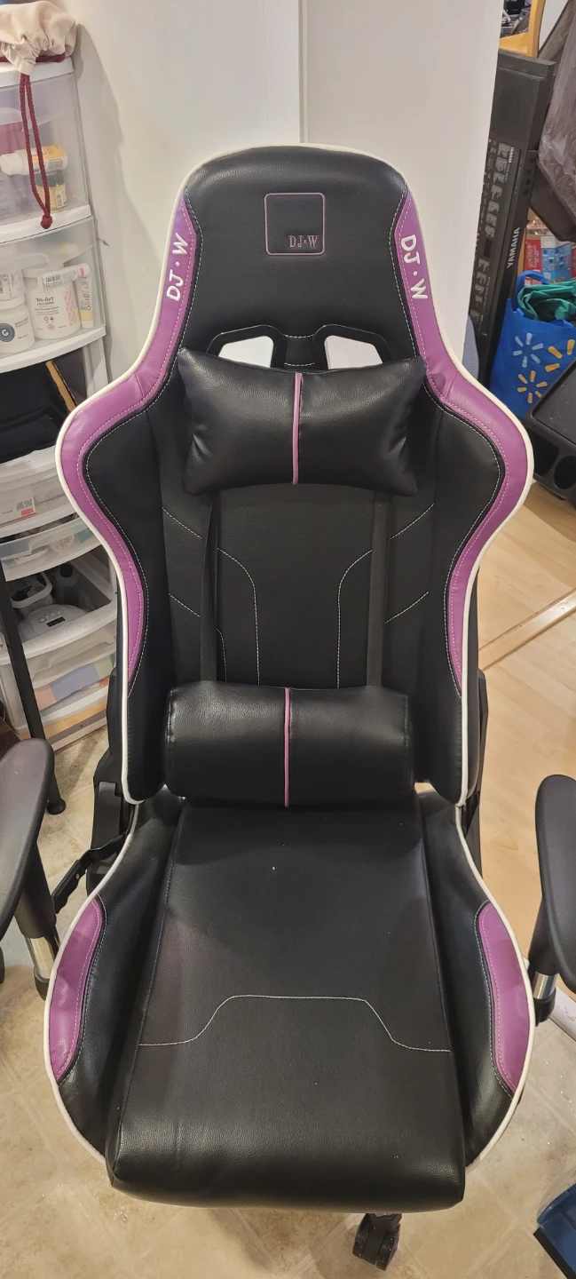 DJ W Gaming Chair with Footrest