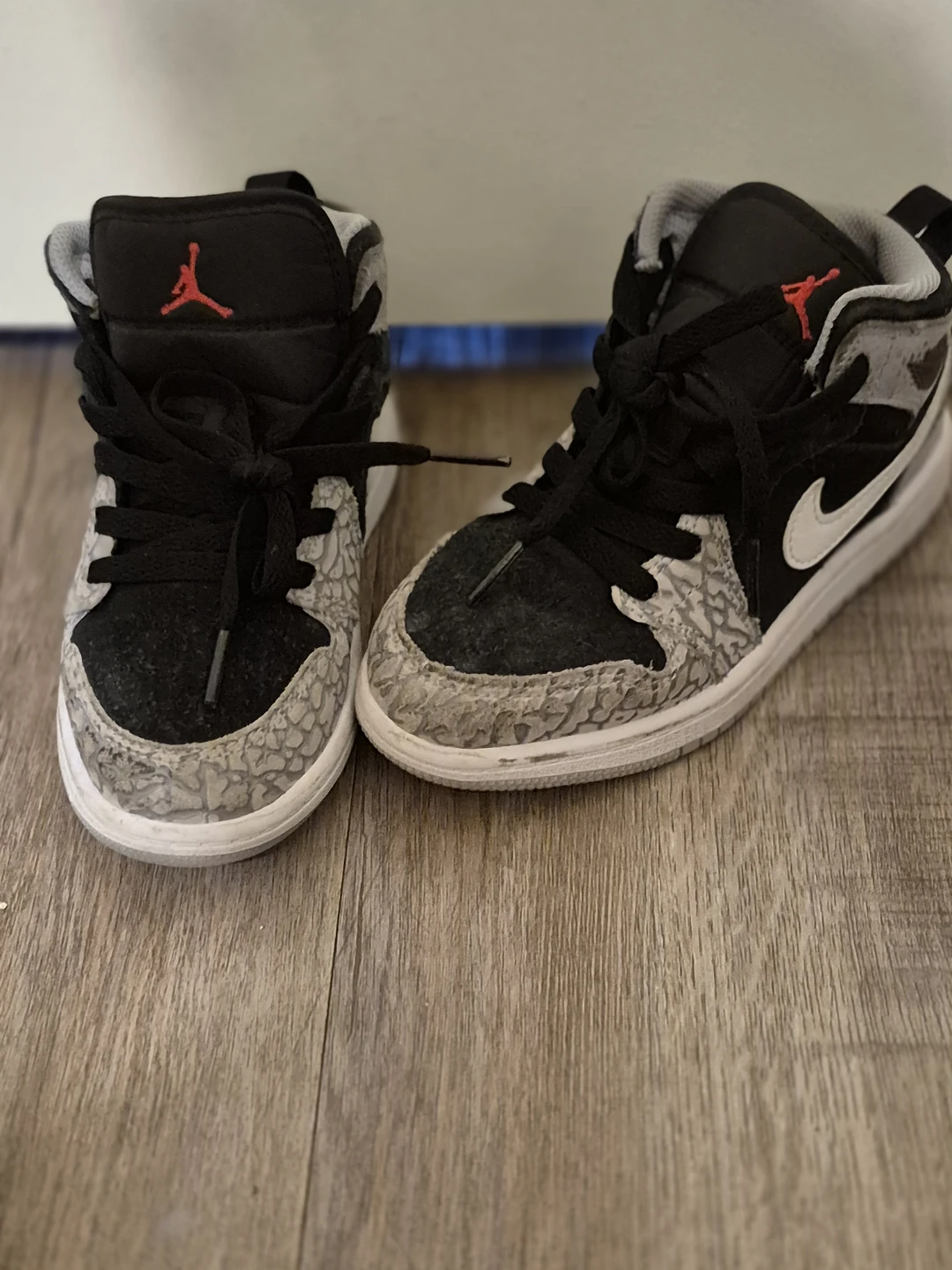 Jordan 1 Mid (Toddler) Shoes Size US 12C - photo 2