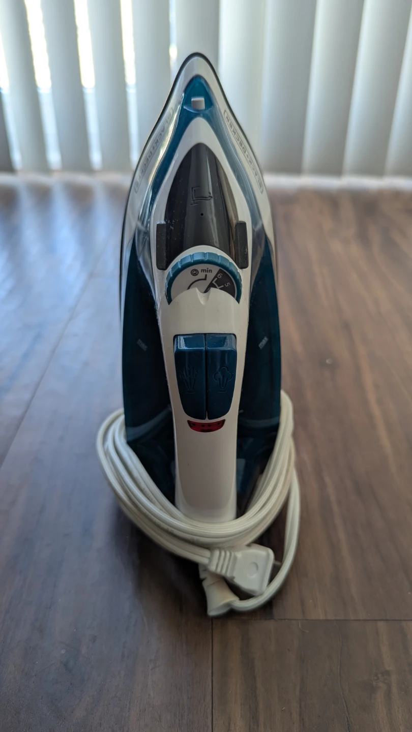 Compact steam iron - photo 2