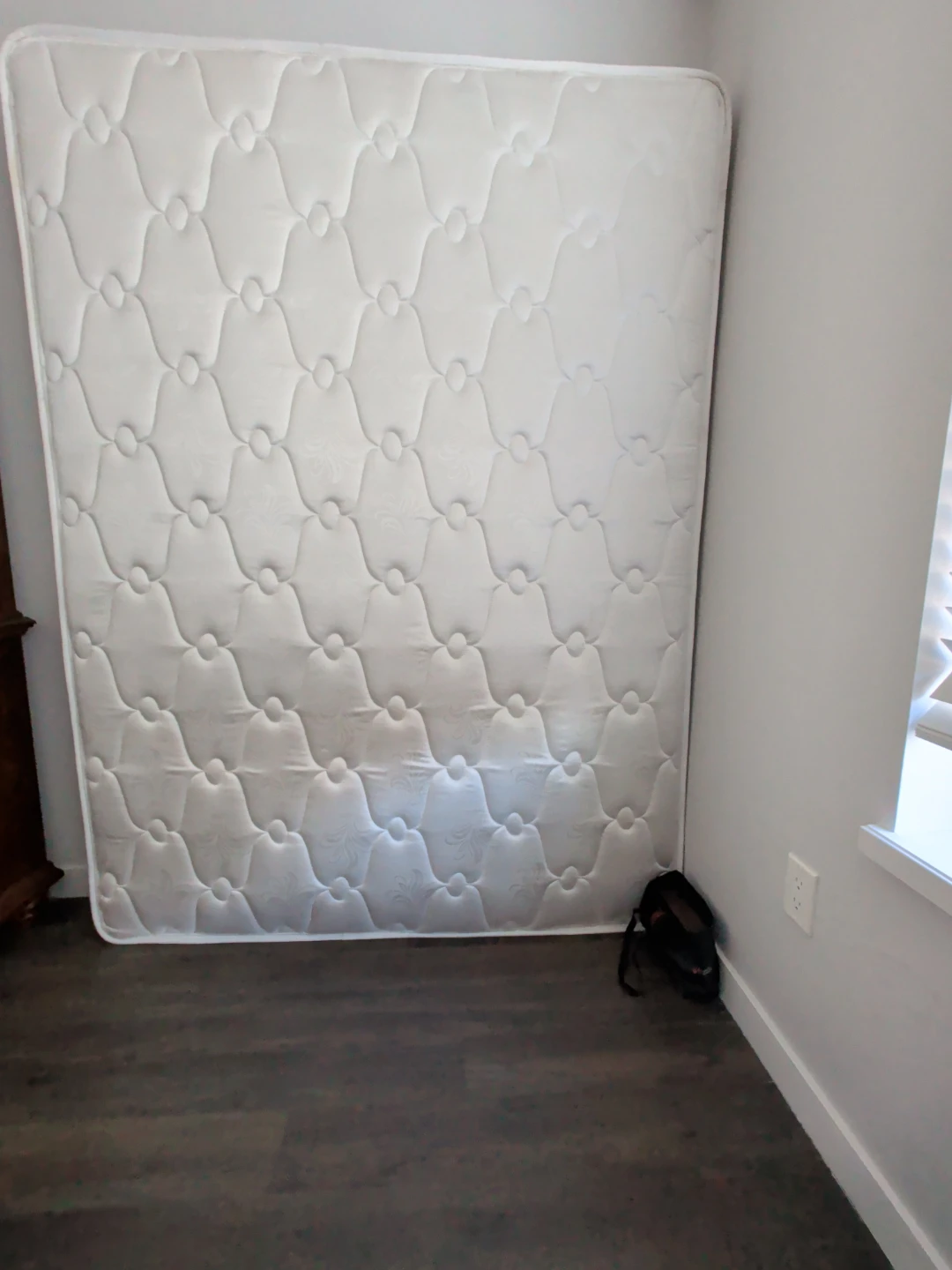 White Queen Size Mattress - photo 2