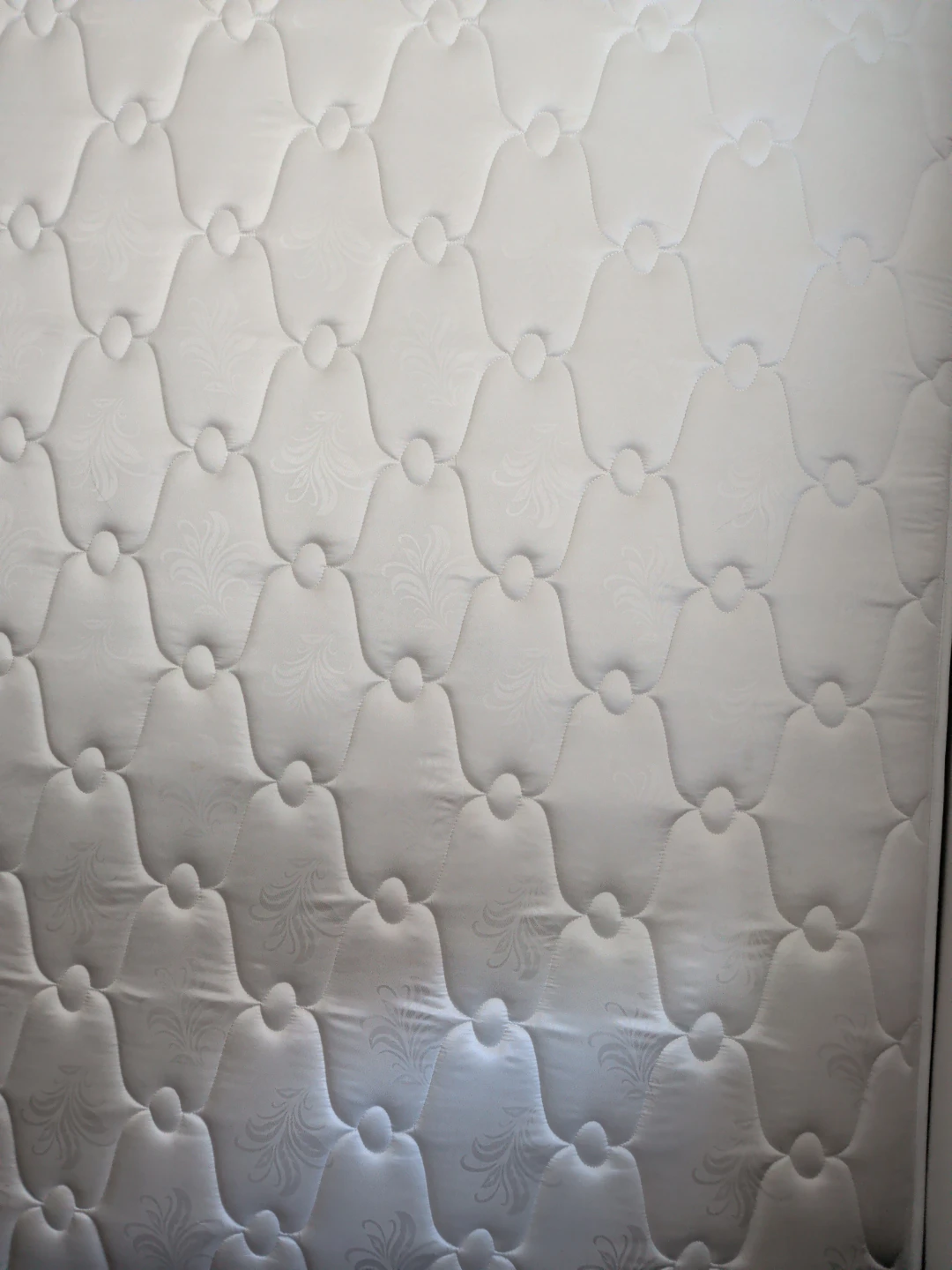 White Queen Size Mattress - photo 3