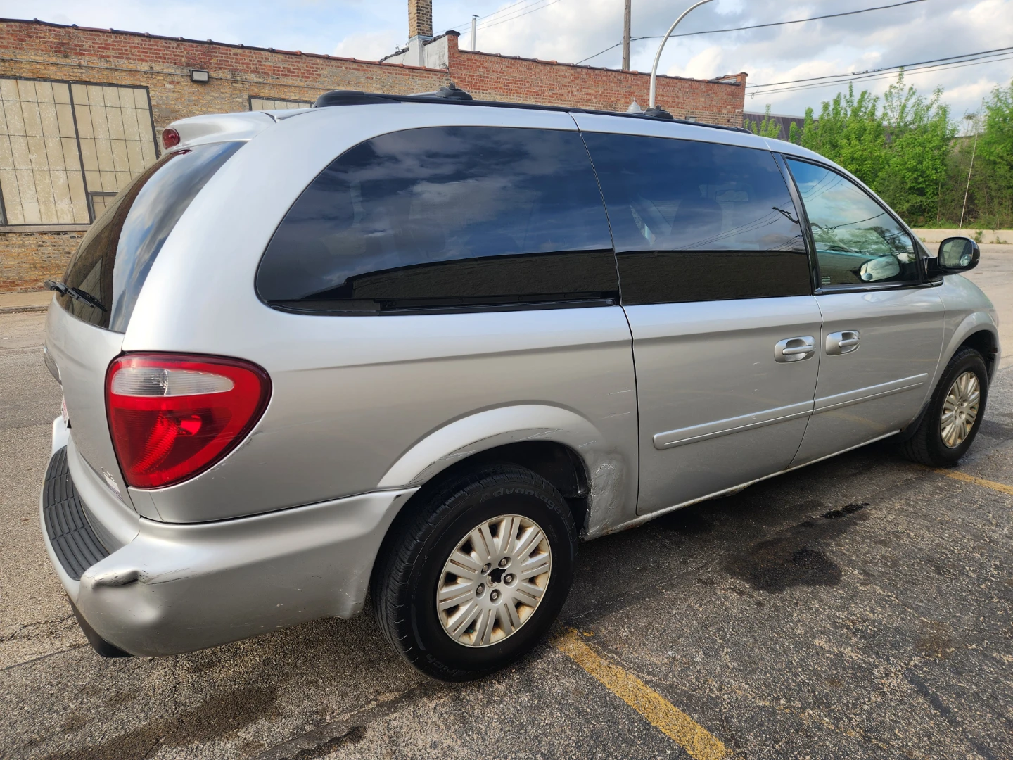 2005 Chrysler Town & Country LX - photo 5