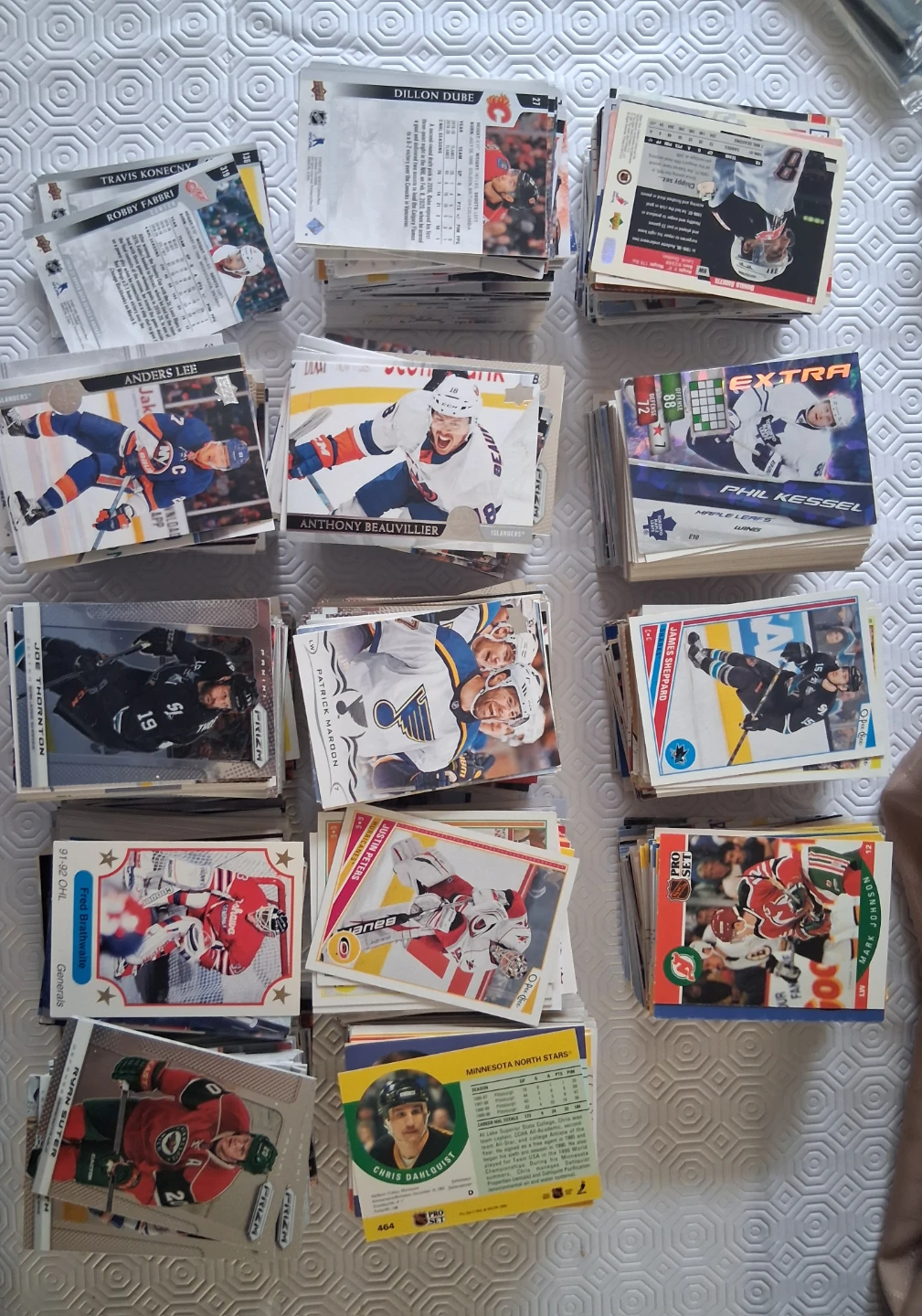 1200+ Hockey Cards, Good Condition, MANY different runs