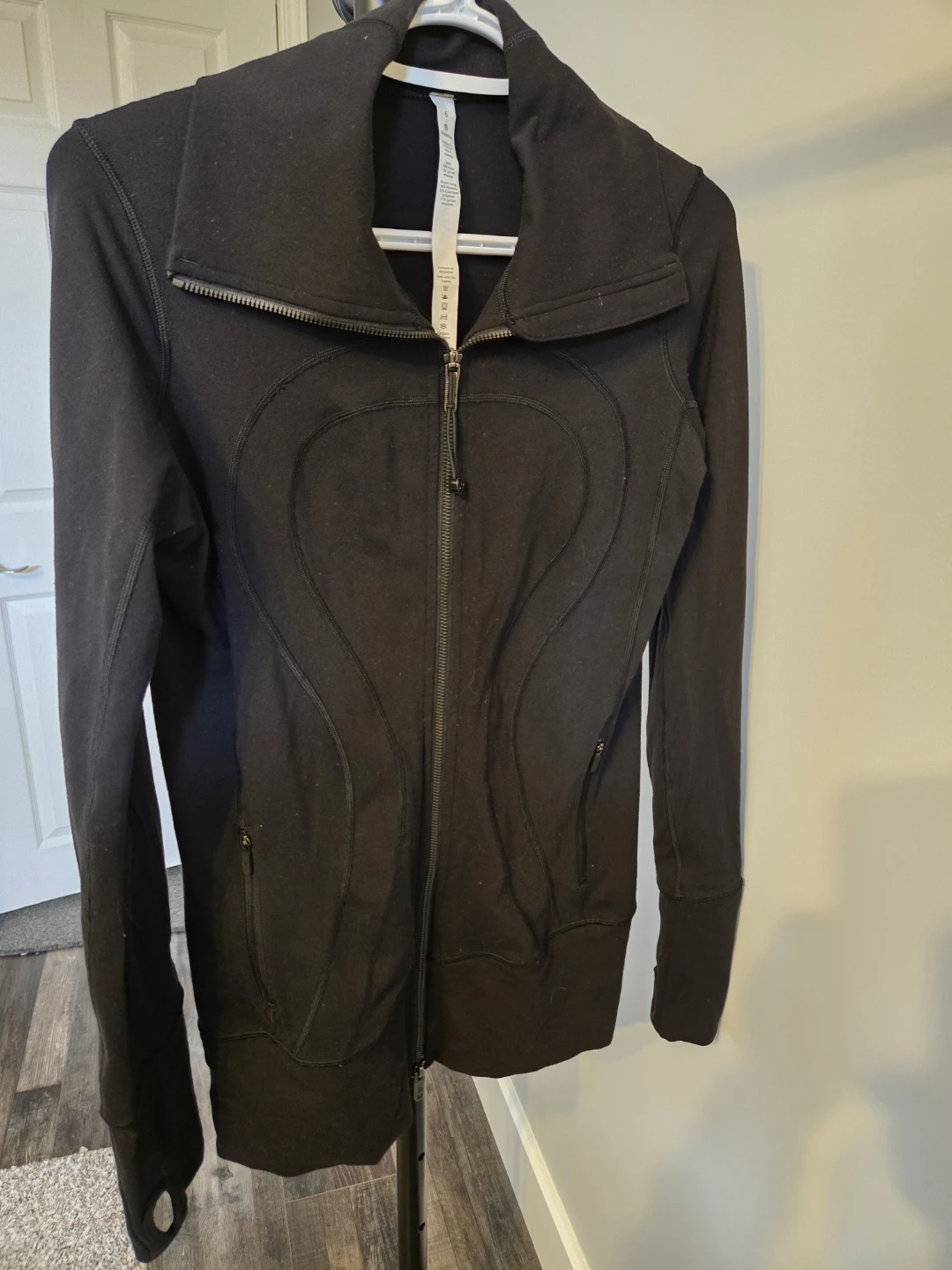 Lululemon Black Jacket Size 6 - photo 2