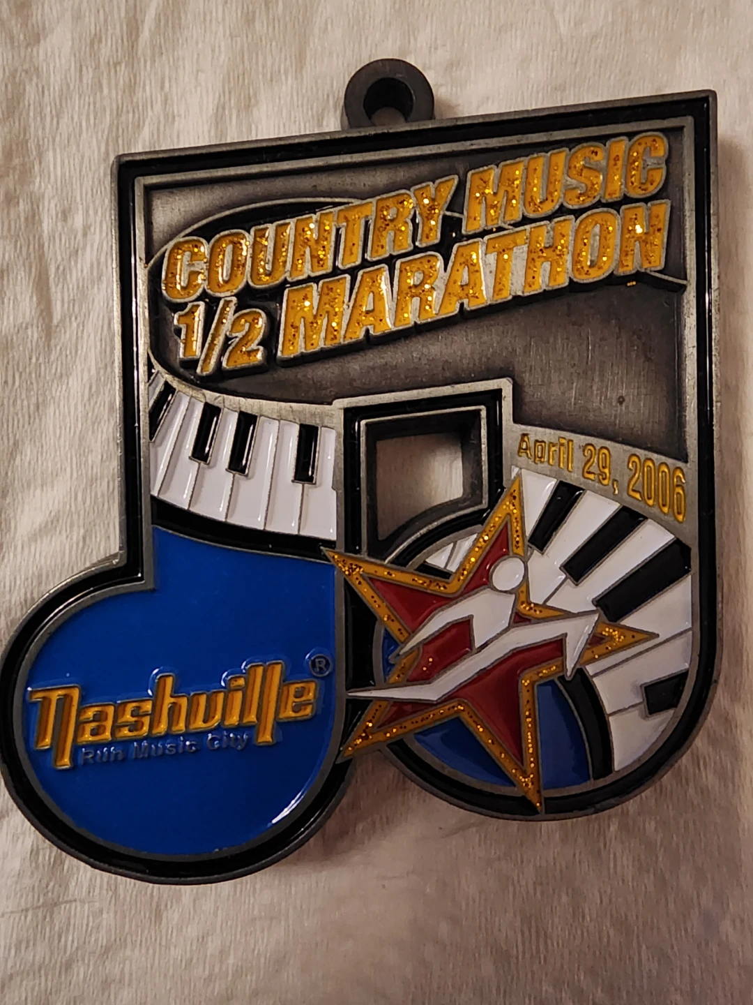 Country Music Half Marathon Medal Nashville 2006 - photo 3