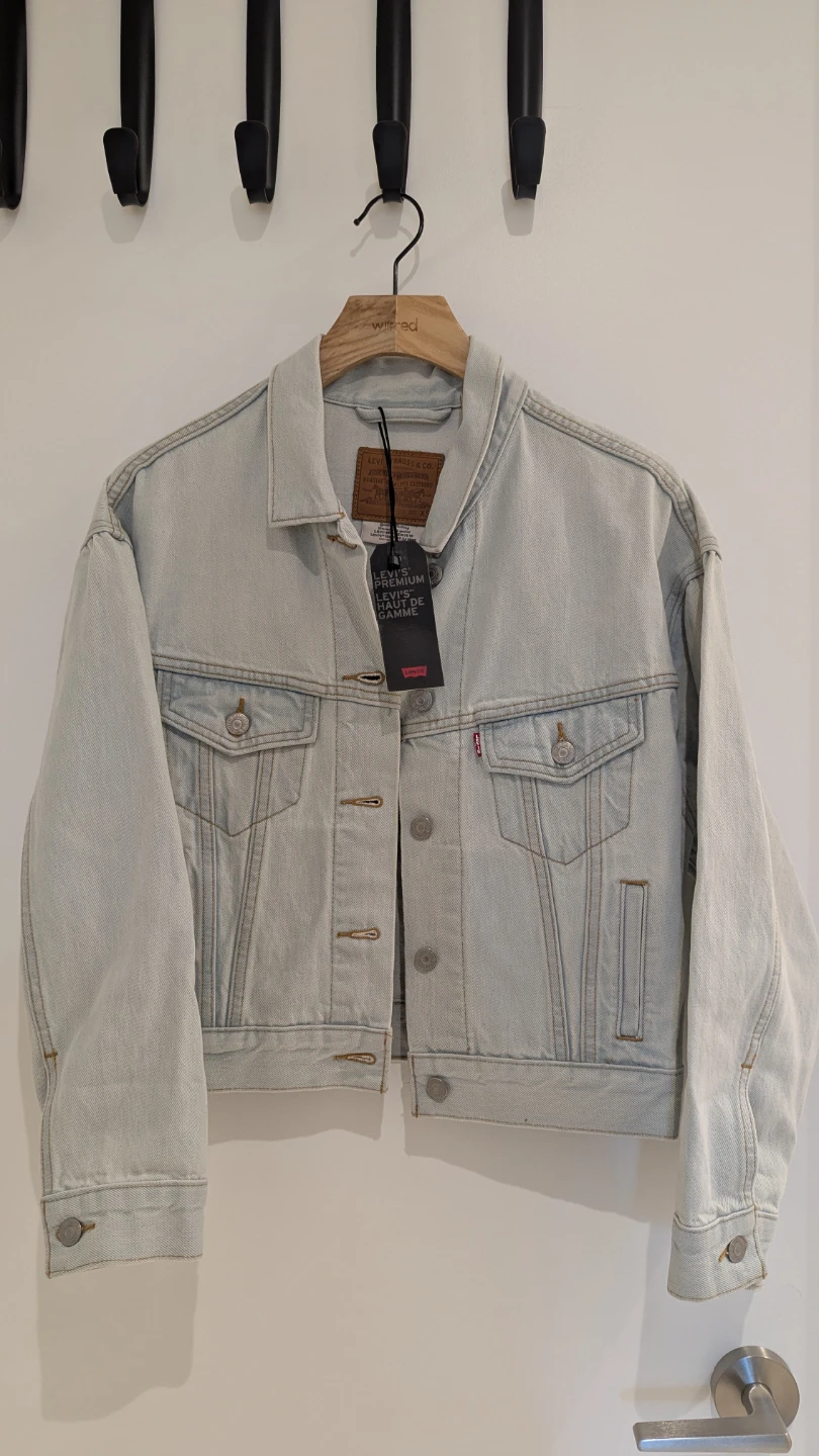 BNWT Levi's Denim Trucker Jacket Light Wash XS