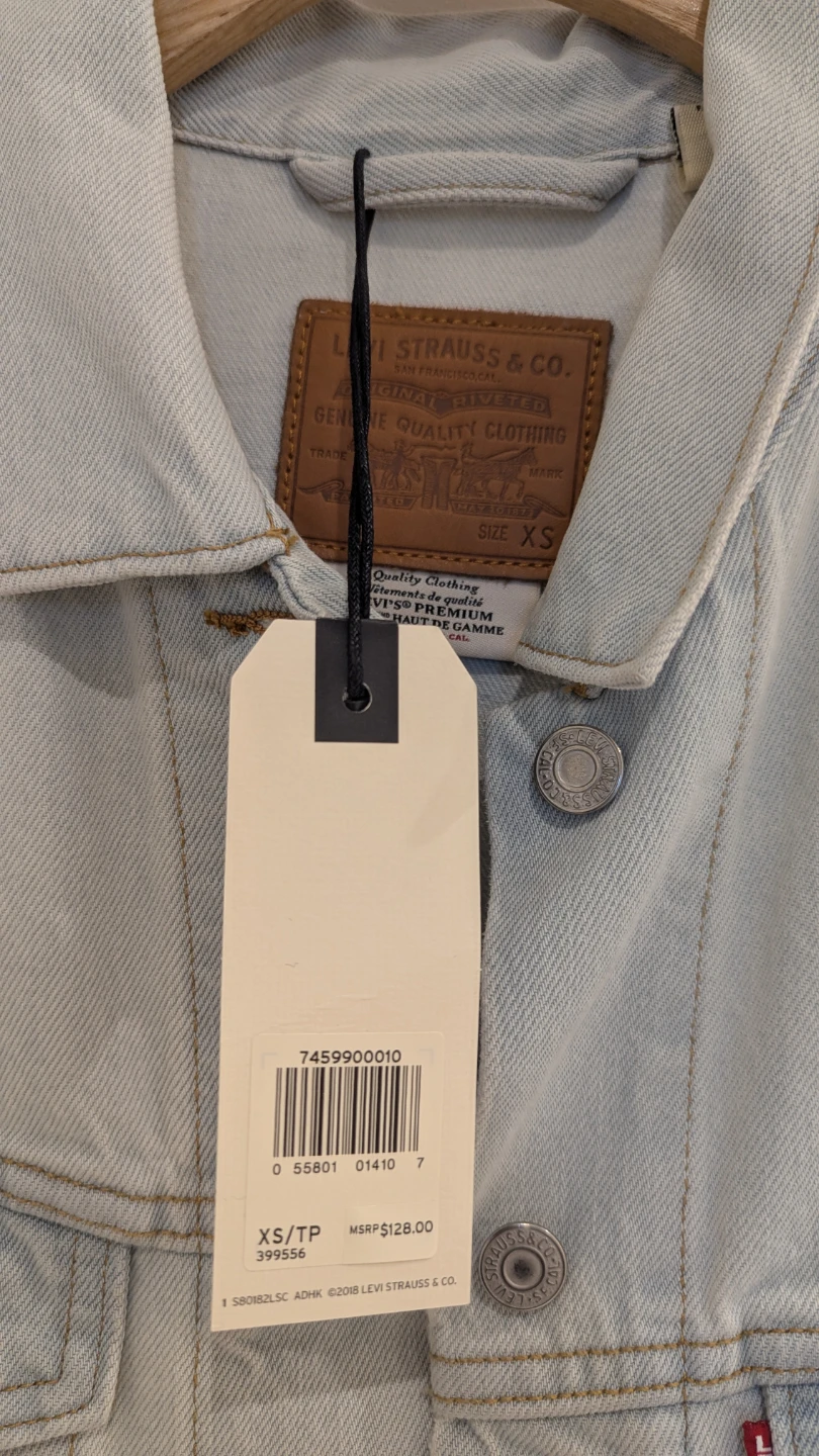 BNWT Levi's Denim Trucker Jacket Light Wash XS - photo 3