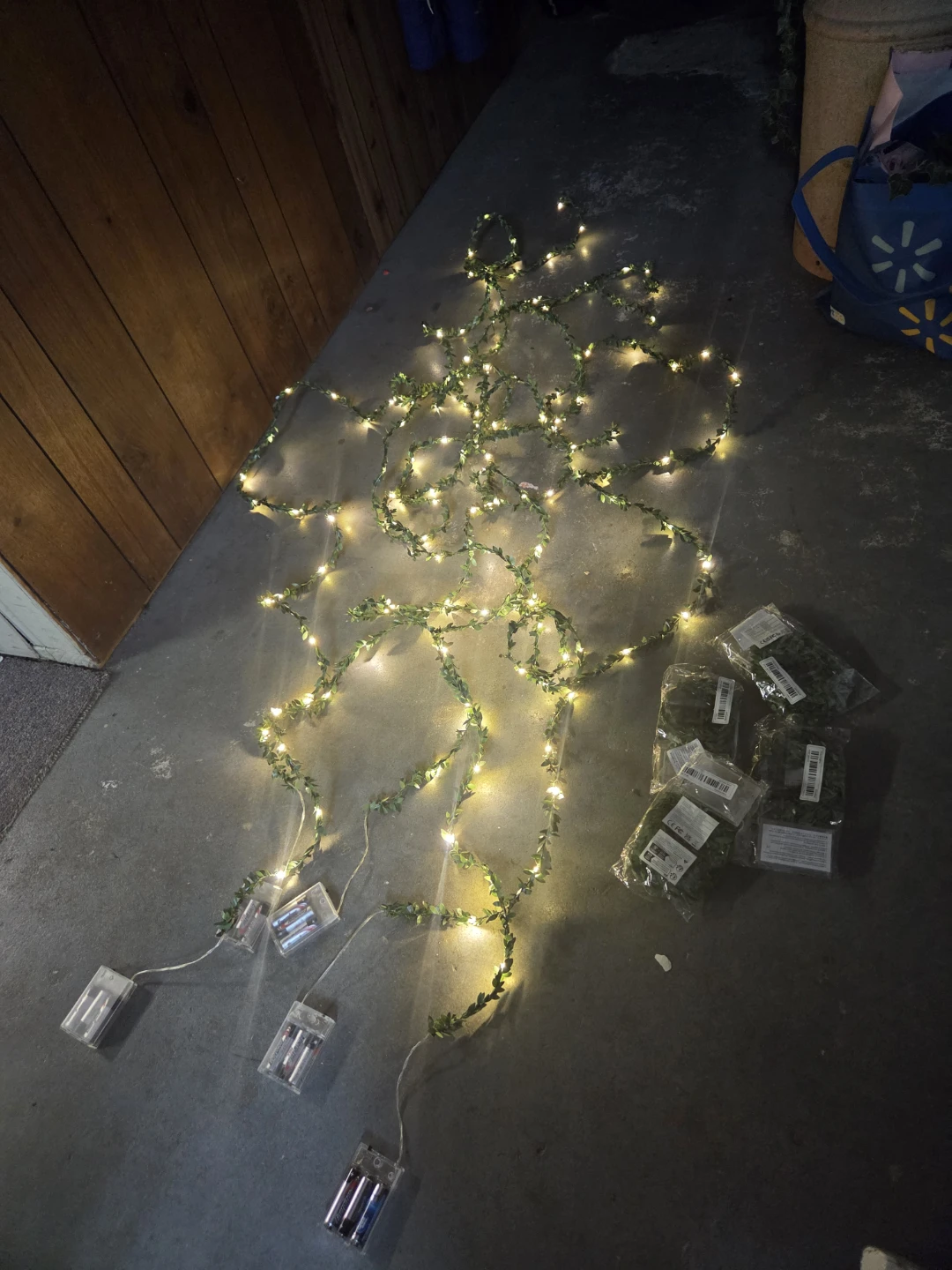 Decorative Leaf String Lights with Battery Packs