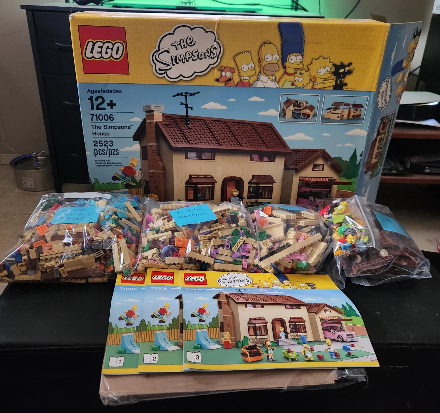 Lego Bundle | Simpsons House + Kwik-E-Mart + Extra Mini Figures🌱