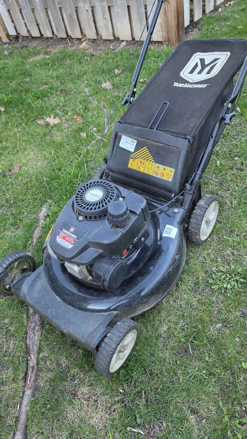 Yard Machines 21" Gas Lawnmower