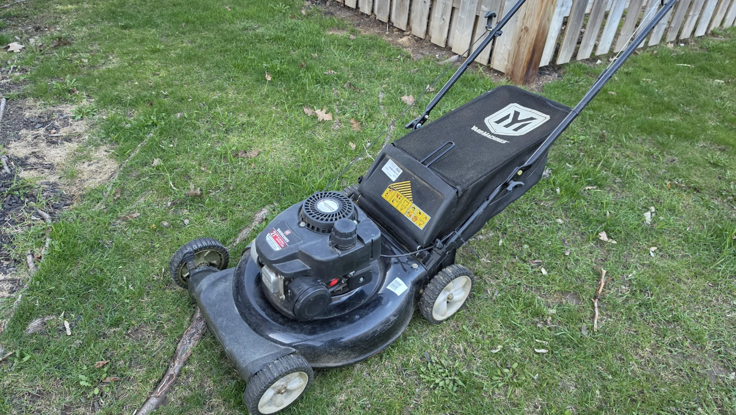 Yard Machines 21" Gas Lawnmower - photo 3