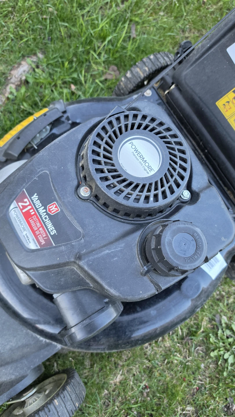 Yard Machines 21" Gas Lawnmower - photo 5