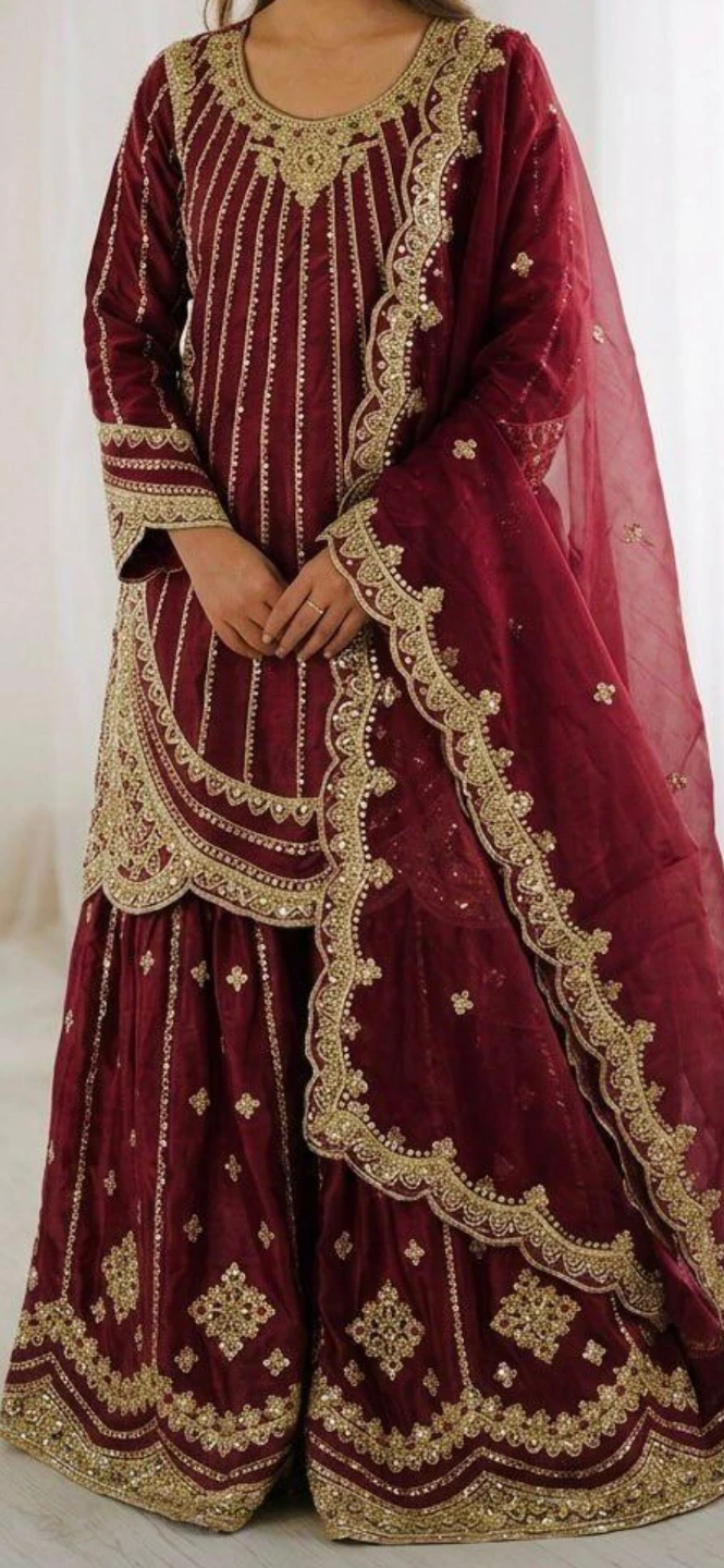 Embellished Maroon Suit with Dupatta - photo 2