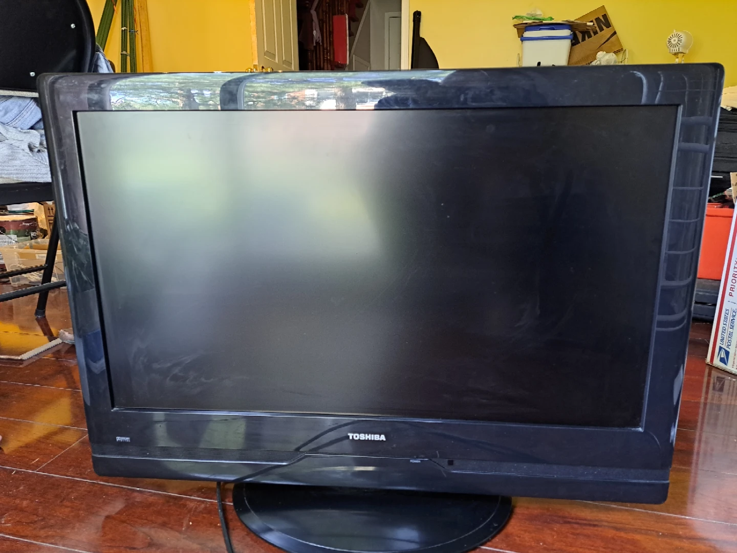 Toshiba 32" Flat Screen TV