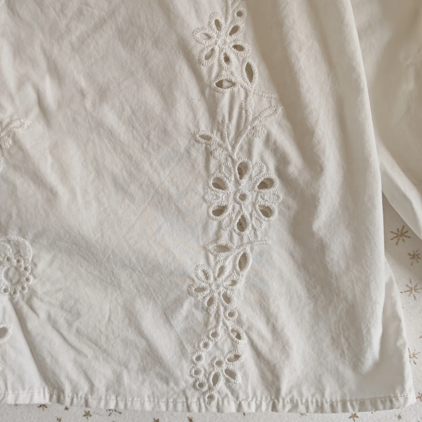 White Embroidered Broderie Anglaise Blouse - photo 5