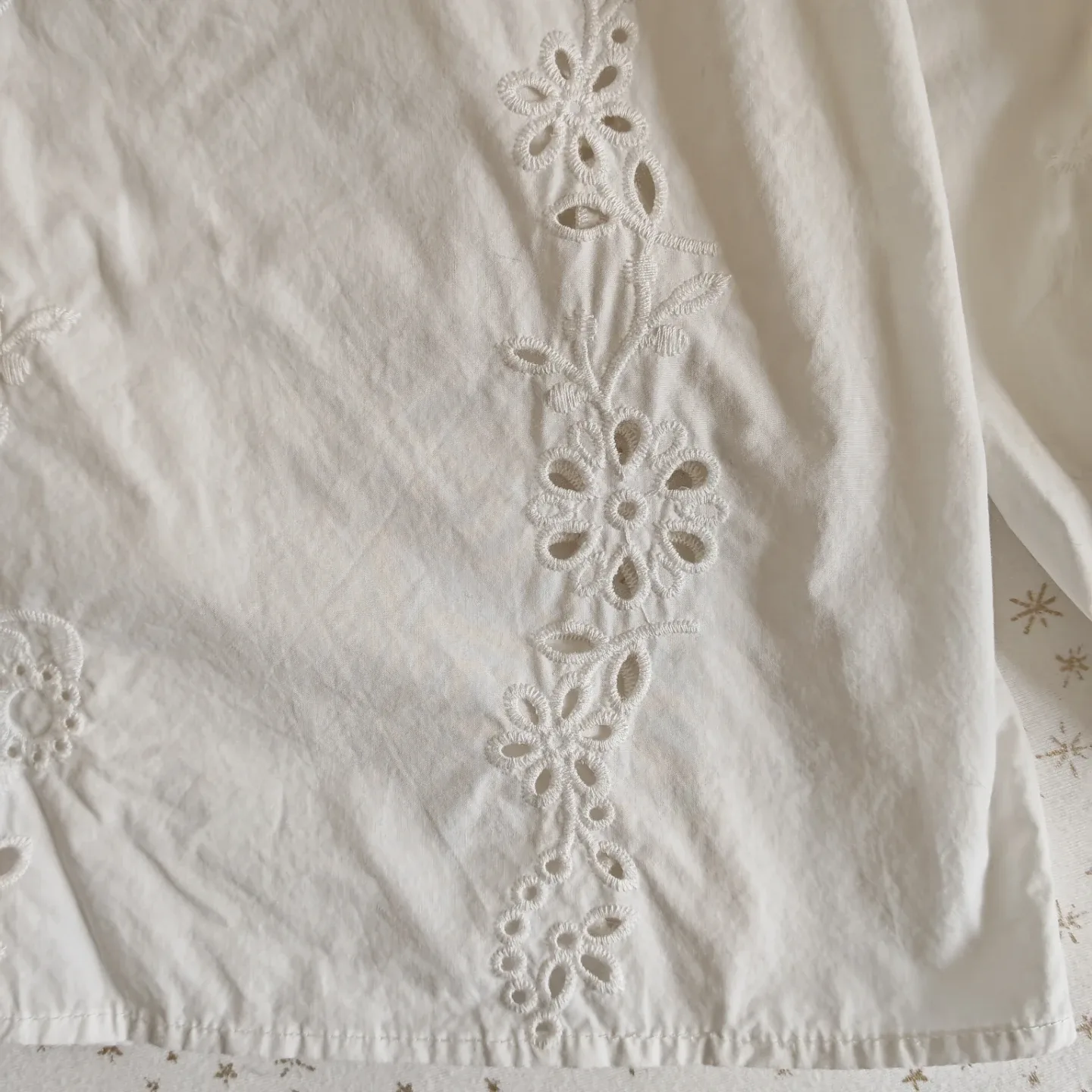 White Embroidered Broderie Anglaise Blouse - photo 5