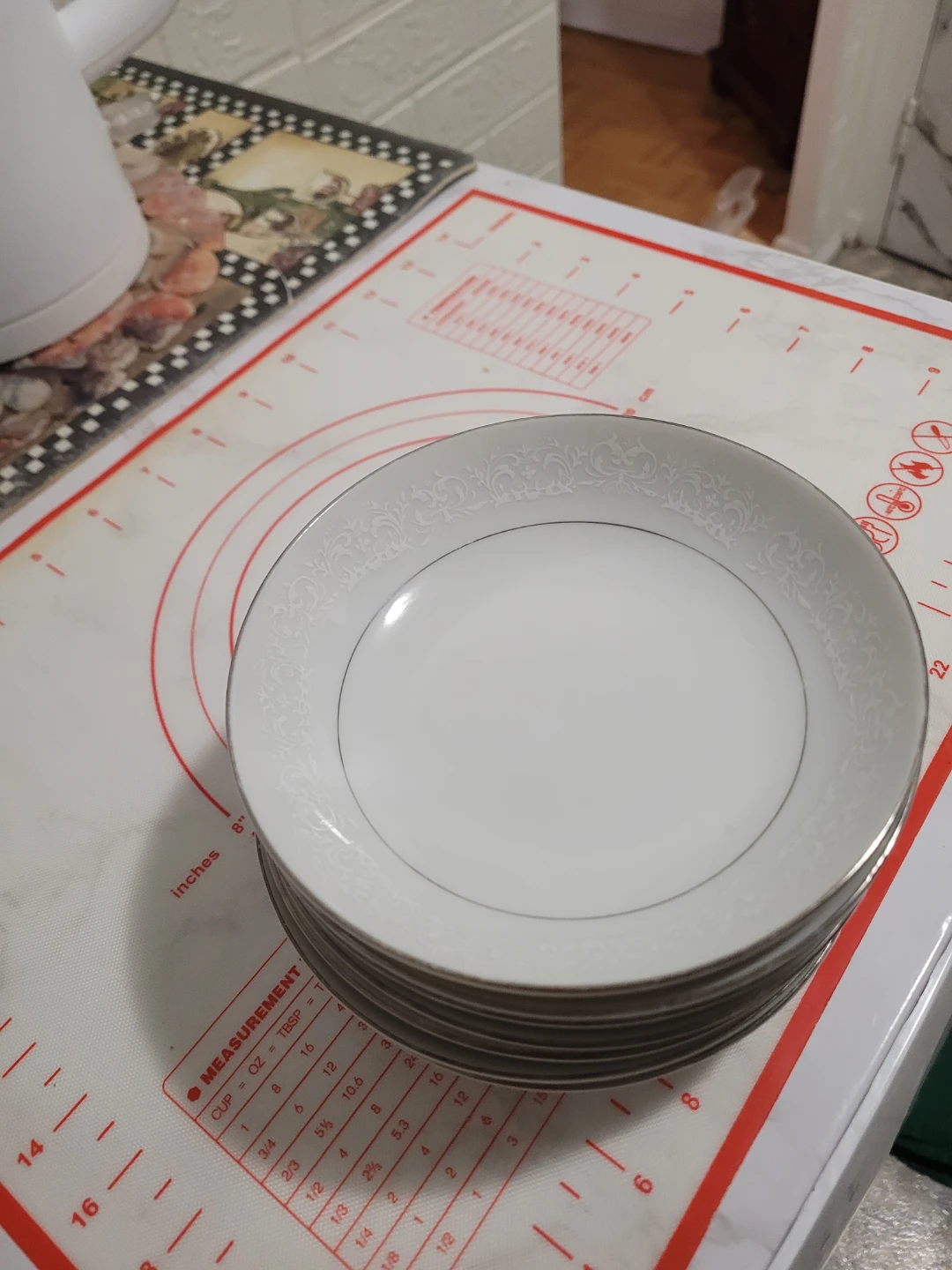 Classic Fine China Japan Saucers - Set of 6$8 - photo 3