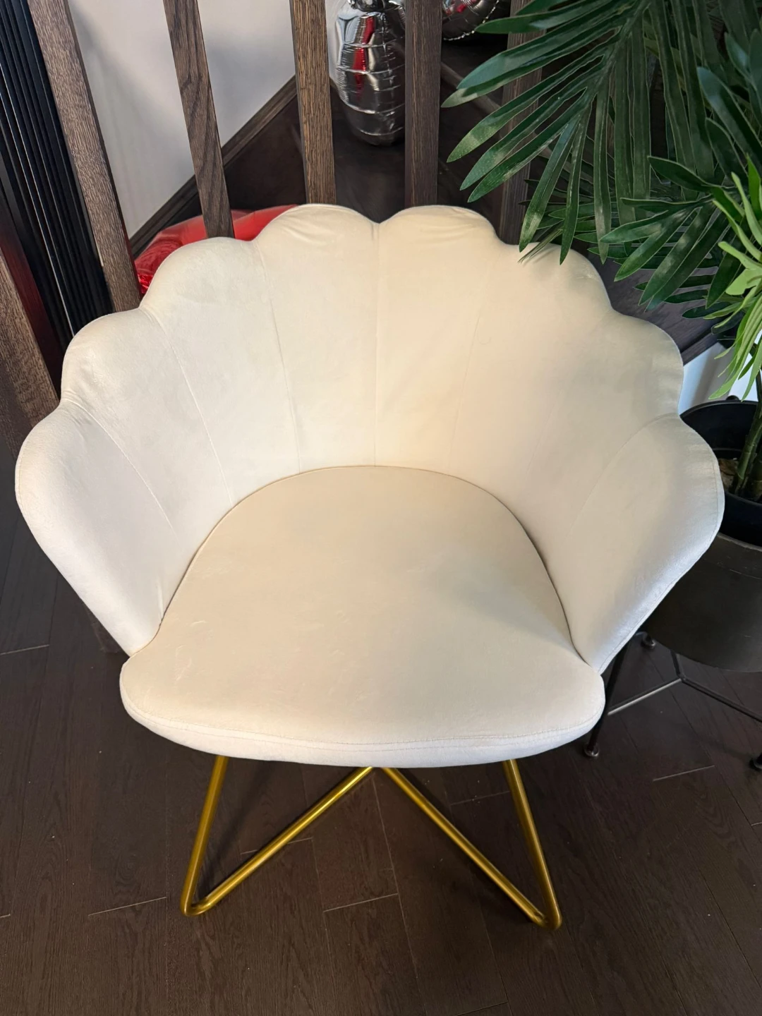 Cream Velvet Scallop Accent Chair with Gold Legs - photo 5