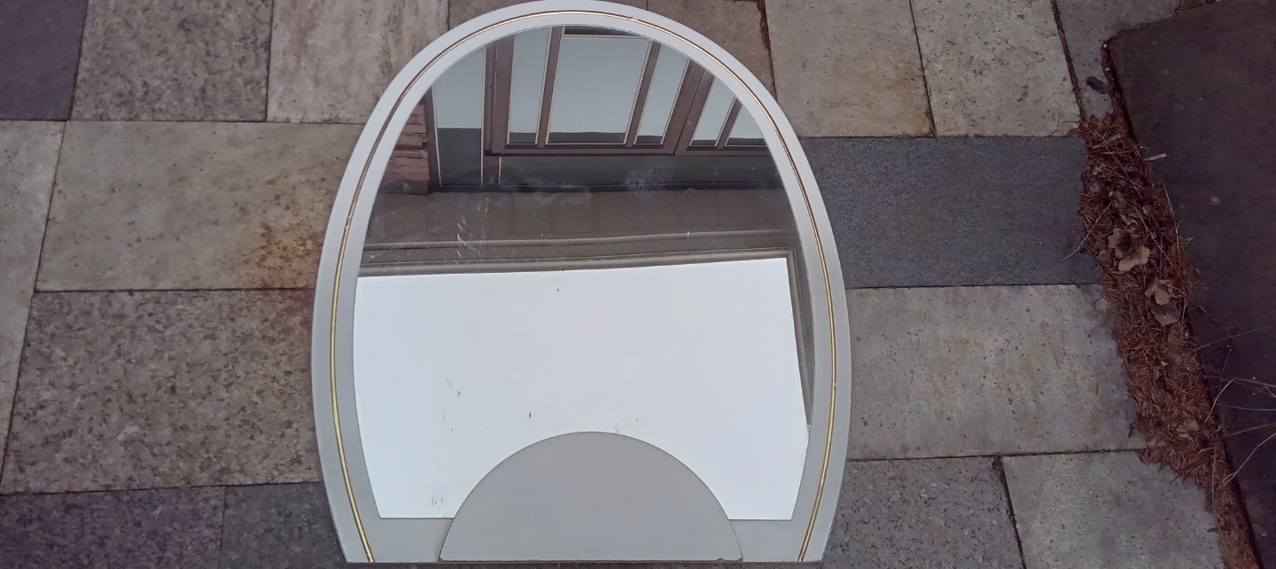 Oval Vanity Mirror with Gold Trim - photo 4